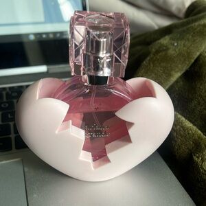 Ariana Grande perfume